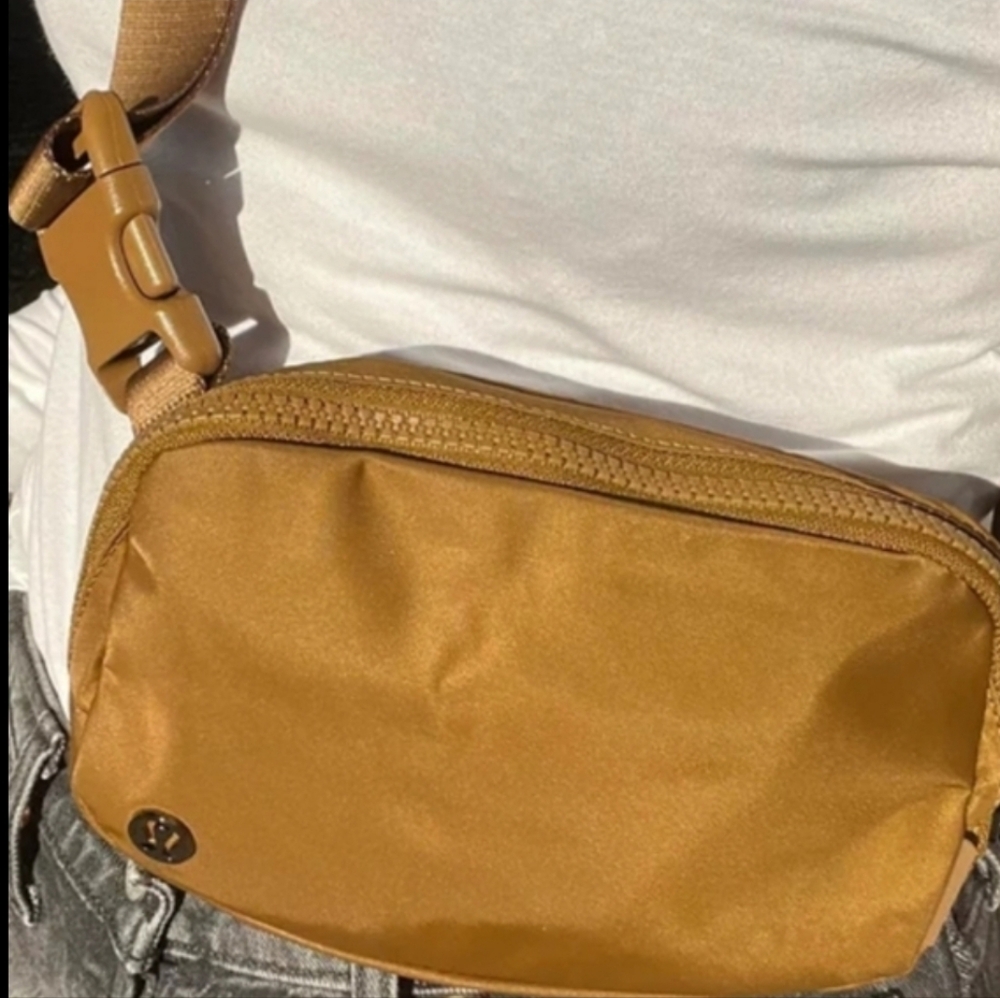 lululemon athletica Everywhere Belt Bag & Crossbody